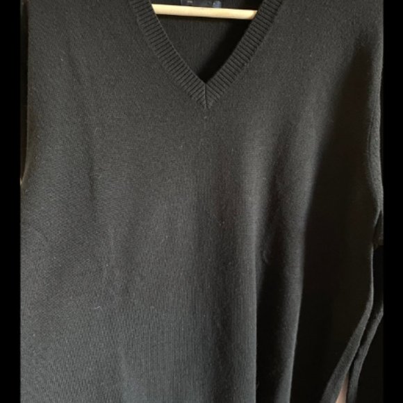 Adoption Fundraiser- Men's Banana Republic wool sweater - Picture 2 of 4